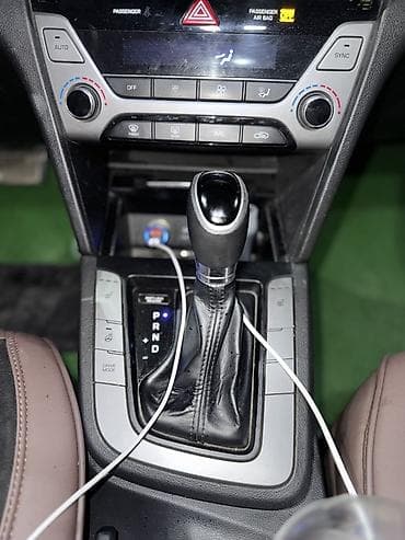 mercedes e200: Hyundai Avante: 2016 г., 1.6 л, Автомат, Бензин, Седан — 7