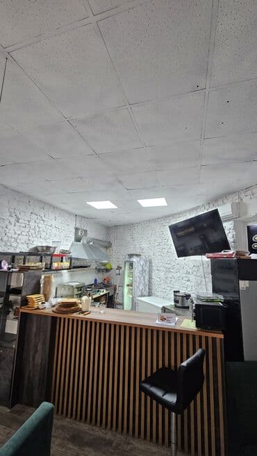 Линолеум: Продаётся готовый бизнес кафе суши пицца 80 кв.м (недорогая арендная — 8