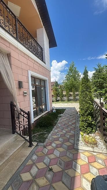 🏡 Сдается 2-этажный коттедж на Иссык-Куле 📍 Пансионат «Лазурный