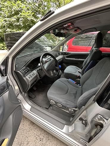 prius plus: Mitsubishi Space Wagon: 2001 г., 2 л, Механика, Бензин, Минивэн — 6