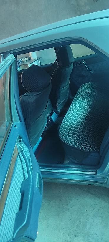 forester 2020: Mercedes-Benz W124: 1989 г., 2.3 л, Ручные, Бензин, Седан — 7