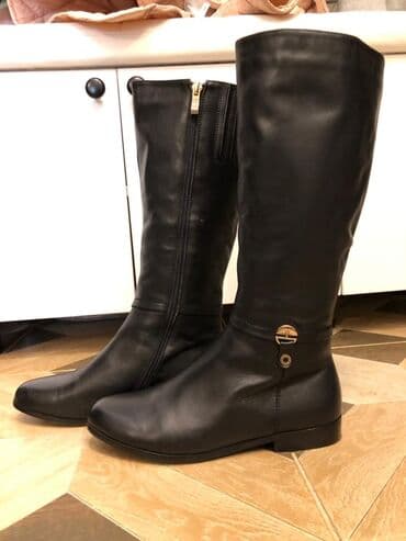 Сапоги деми, кожаные 37й размер
1 раз одеты очень удобные
2000 с