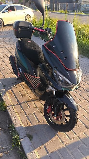 Макси-скутер 150 куб. см, Бензин, Б/у