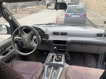 Nissan Serena: 1993 г., 2.4 л, Механика, Бензин, Минивэн