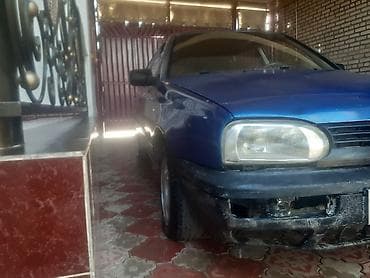 Унаа сатуу: Volkswagen Golf: 1993 г., 1.6 л, Кол менен иштөөчү, Бензин, Хетчбек — 2