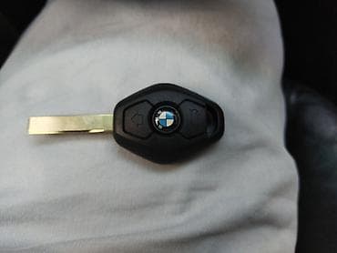 барсетку на поясе: Ключ-брелок для автомобиля BMW (корпус с лезвием) - Форм‑фактор — 2