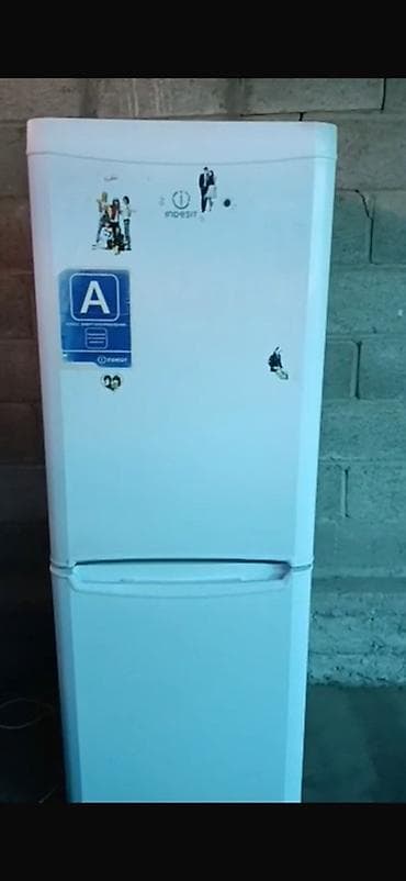 Холодильник Indesit, двухкамерный, белый. Основные особенности: - — 2