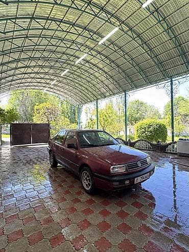 другие марки: Volkswagen Vento: 1993 г., 1.8 л, Механика, Бензин, Седан — 4