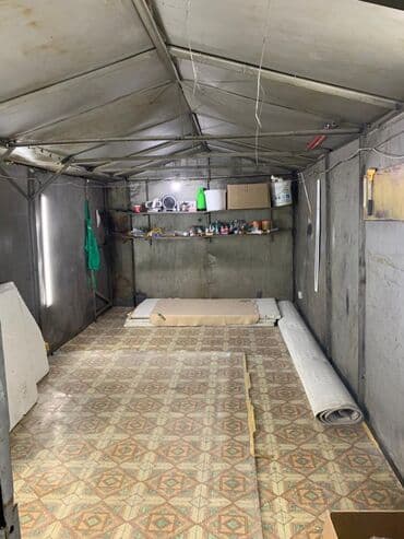 где продается изолон для цветов: 18 м², Металлический | Разборной — 2