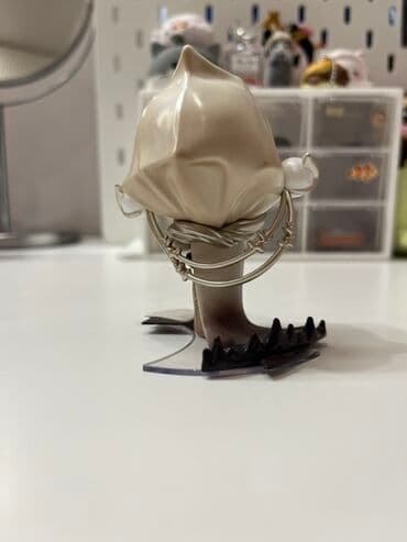 одежды для новорожденных: Коллекционная виниловая фигурка в стиле дизайнерского арт-той. - — 4