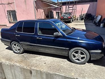 howo tx: Volkswagen Vento: 1993 г., 1.8 л, Механика, Бензин, Седан — 2