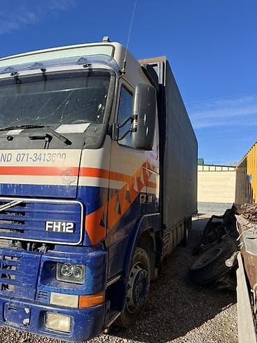 буксир машина: Тягач, Volvo, Тентованный — 1