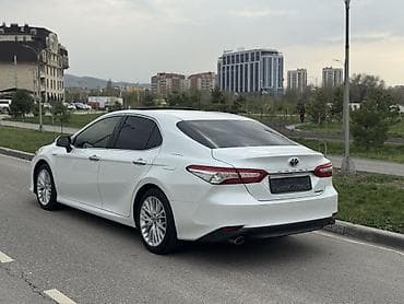 full construction: Toyota Camry: 2018 г., 2.5 л, Автомат, Гибрид, Седан — 3