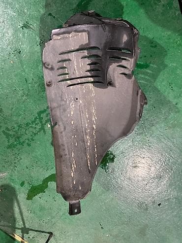 c class: Подкрылок Передний правый Mercedes-Benz, 2008 г., Оригинал — 2