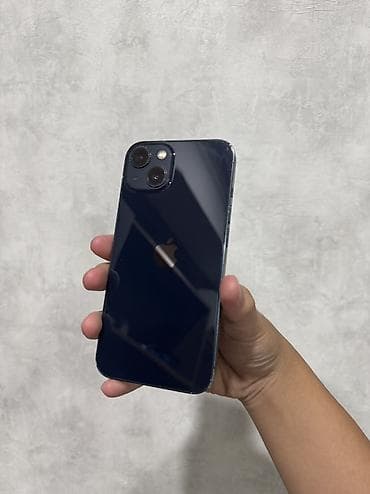IPhone 13, Б/у, 128 ГБ, Midnight, Защитное стекло, Чехол, 75 %