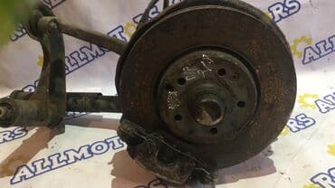 Передний правый суппорт Mercedes-Benz