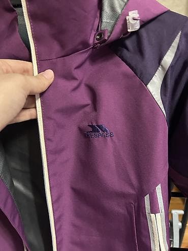 Жеке буюмдар: Весенняя спортивная ветровка и куртка Бирка внутри: BE EFFORTLESS — 7