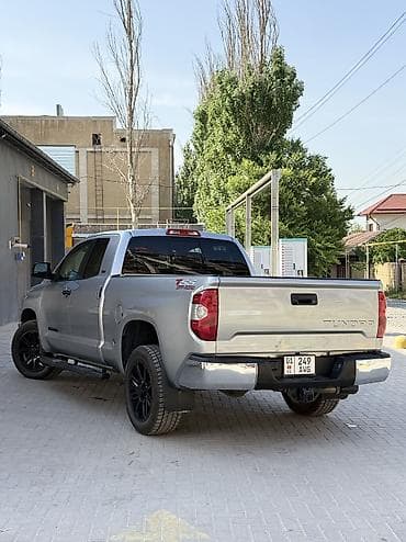 bridgeston: Toyota Тундра: 2019 г., 4.6 л, Автомат, Бензин, Пикап — 2