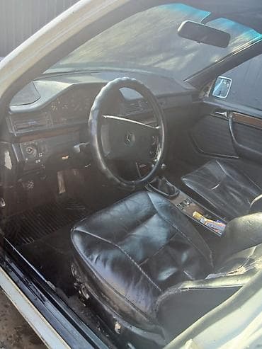 компьютер на 124: Mercedes-Benz W124: 1992 г., 2.3 л, Механика, Газ, Универсал — 3