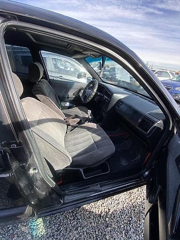 Скупка авто: Volkswagen Passat: 1991 г., 1.8 л, Механика, Бензин, Универсал — 6