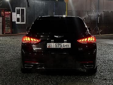 kia carens: Hyundai Genesis: 2015 г., Седан — 4