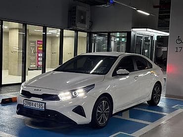 byd e7: Kia K3: 2021 г., Седан — 5