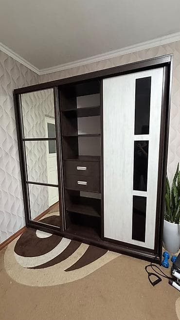 стол зеркало: Шкаф-купе с зеркальной дверью. Шкаф-купе с зеркалом, трёхдверный — 2