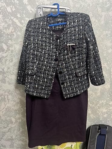 Б/у Костюм женский из двух предметов: - Платье-футляр