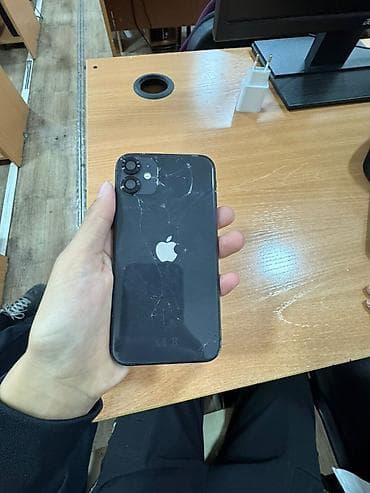 one plus 8 pro: IPhone 11, Б/у, 64 ГБ, Черный, Зарядное устройство, 71 % — 3