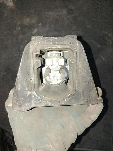 logitech c525: Подушка мотора Kia 2018 г., Оригинал — 3