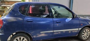 Линолеум: Daihatsu Sirion: 2003 г., 1 л, Механика, Бензин, Хэтчбэк — 3