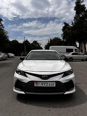 byd e5: Toyota Camry: 2022 г., 2.5 л, Вариатор, Гибрид, Седан — 1