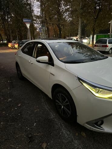 tayota runx: Toyota Corolla: 2017 г., 1.8 л, Вариатор, Гибрид, Седан — 3