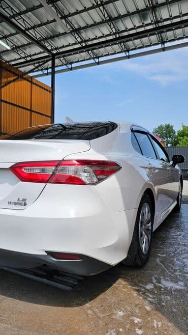 продаю бу шины: Toyota Camry: 2019 г., 2.5 л, Автомат, Гибрид, Седан — 2