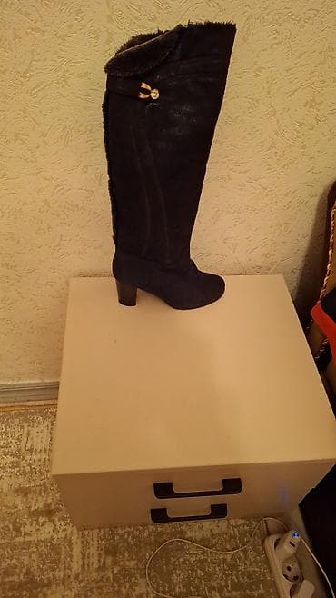 ecco 42: Продаю дёшево замшевые сапоги,в хорошем состоянии! Удобный устойчивый — 4