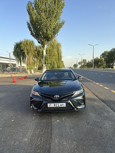 Toyota Camry: 2017 г., Автомат, Бензин, Седан — 1