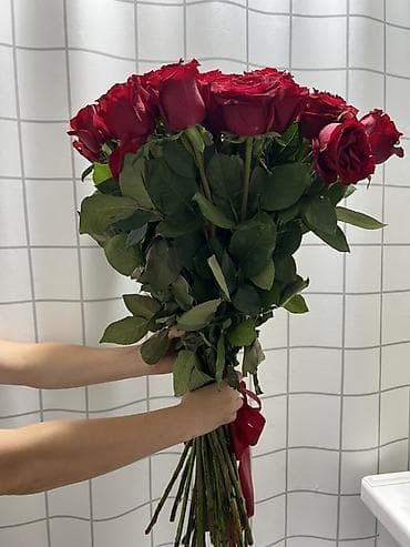 садовые розы: Букеты из свежих роз и сезонных цветов - Классические высокие розы на — 3