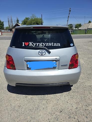 Toyota: Toyota Ist: 2003 г., 1.5 л, Автомат, Бензин, Хетчбек — 2