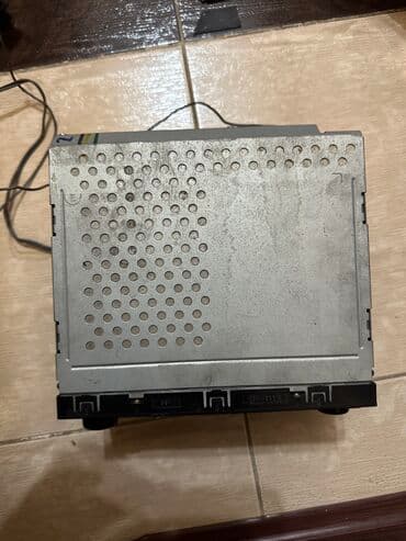 магнитофон на машину: Продаю родной мафон на камри 20-30
все работает — 3