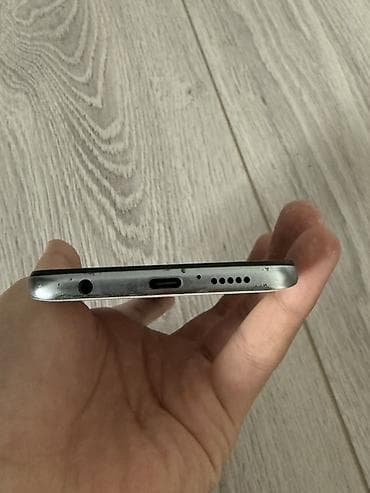 fifa 22: Xiaomi, Mi 9 SE, Б/у, 128 ГБ, цвет - Белый, 2 SIM — 4