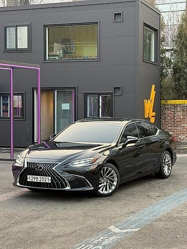 e 55 amg: Lexus ES: 2022 г., 2.5 л, Гибрид — 4