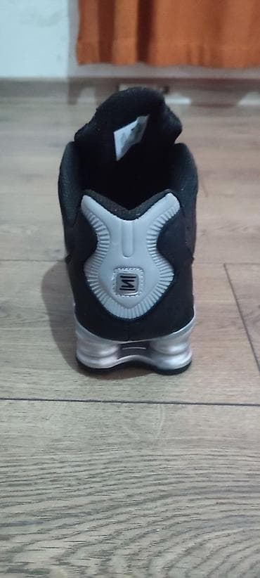 Мырзалардын бут кийими: 🔥 Продаю кроссовки Nike Shox TL 📏 Размер: US 10 / EU 44 / 28 см 🎨 — 2
