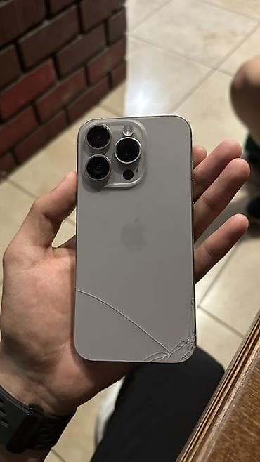 honor 9c: IPhone 15 Pro, 128 ГБ, Natural Titanium, 80 % — 2