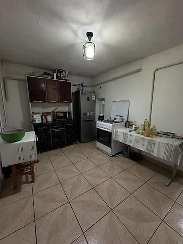 бишкек продаю дом село нижний алаарча: 🏡 Продаётся кирпичный дом на первой линии — отличная локация! 📍 — 9