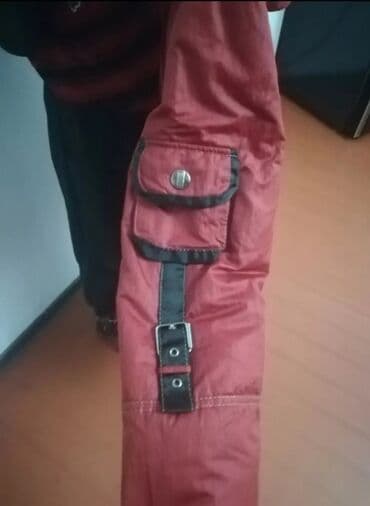 срочно в связи с переездом: Классный, тёплый фирменный фабричный пуховик. Наполнитель пух и мех на — 2