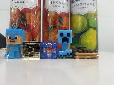 мечит: Коллекция мини-фигурок и аксессуаров в стиле Minecraft. В наборе: - — 1