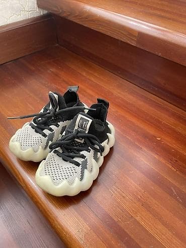 Детские кроссовки состояние хорошое б/у размер 21