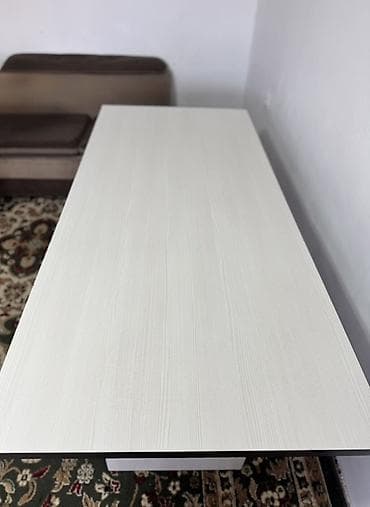 продаю разное: Продаётся стол, качество отличное. Цена 3000сом. Размер стола  — 3