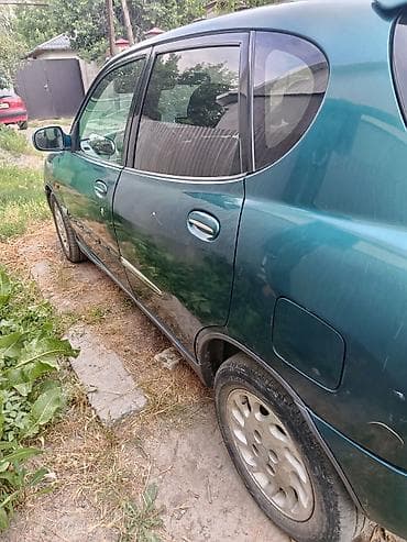 2000: Daihatsu Sirion: 2000 г., 0.1 л, Механика, Бензин — 2