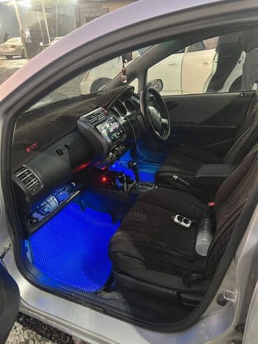 капот на аккорд: Honda Fit: 2003 г., 1.3 л, Вариатор, Бензиновая — 6